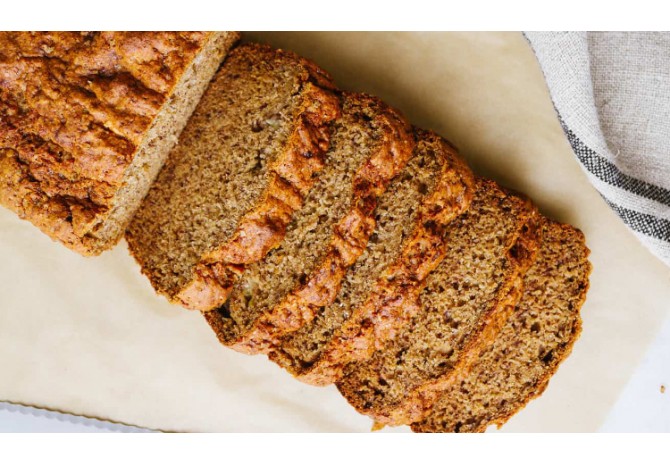 Banana bread vegana cu migdale si zahar de cocos