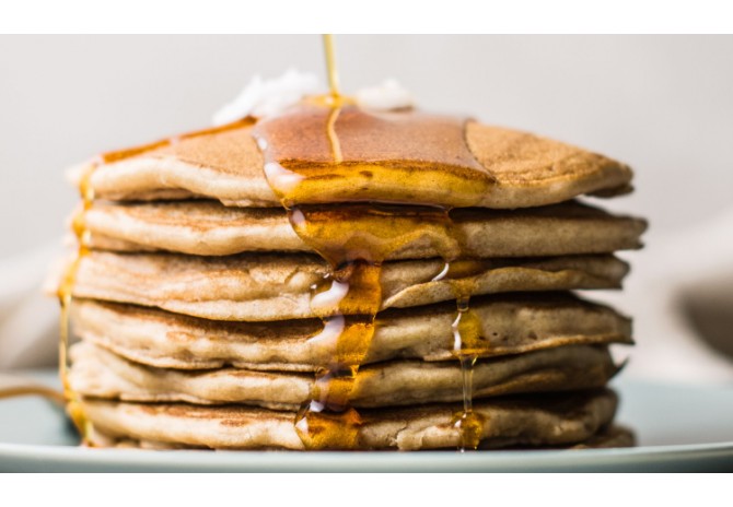 Clatite vegane cu banane si lapte de cocos