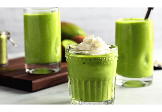 Smoothie cu matcha bio
