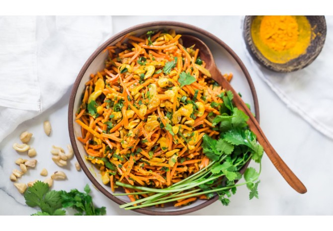 Salata indiana de morcovi cu caju si stafide