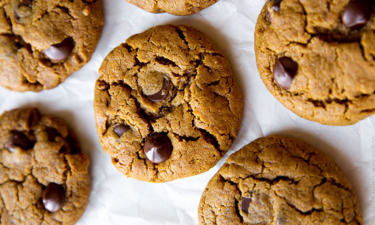 Biscuiti cu unt de migdale si zahar de cocos