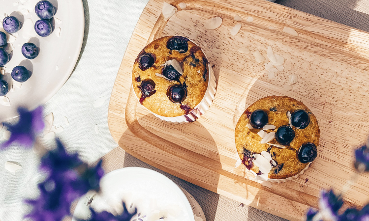 Briose cu faina de naut si afine
