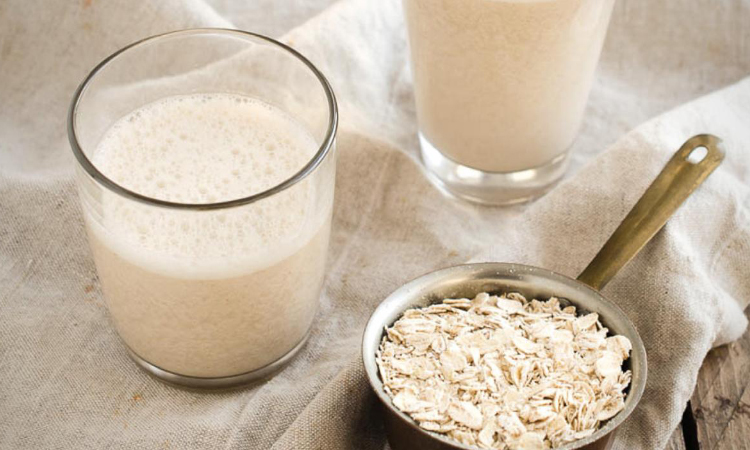 Lapte vegan de ovaz cu sirop de artar