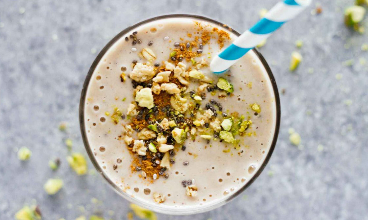 Smoothie cu unt de caju si chia